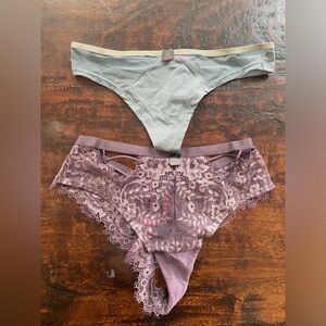 🦋 2/$20 La Senza set of two thong panties NWT